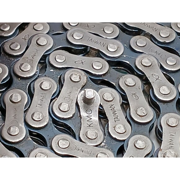 Lot Of 5 Vintage KMC Bike Chains /Chain Links Some Master Links Included Lot #1 - Picture 9 of 15